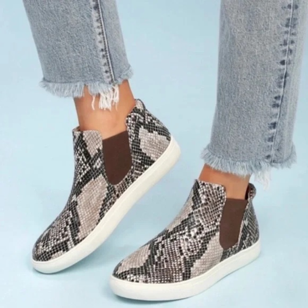 Chic Snakeskin Slip-On Harlan Sneakers